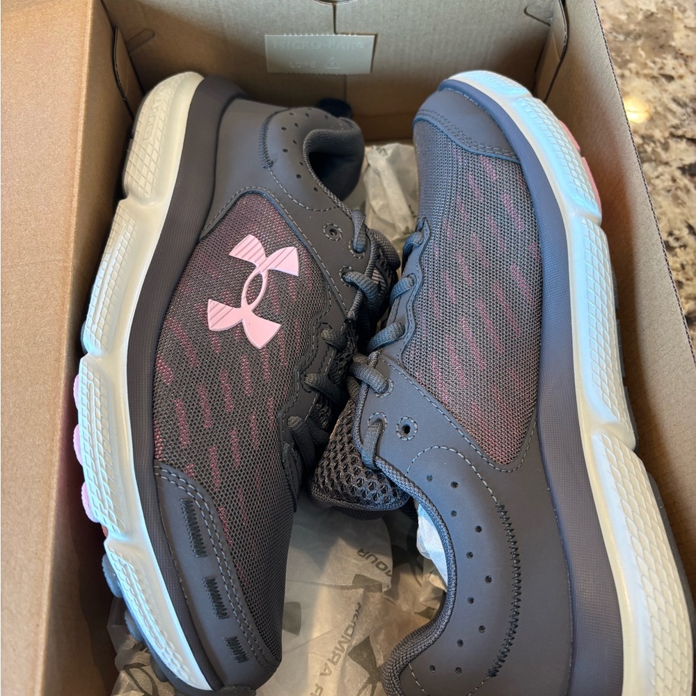 Under Armour Charged Assert 10 Women’s 9 D